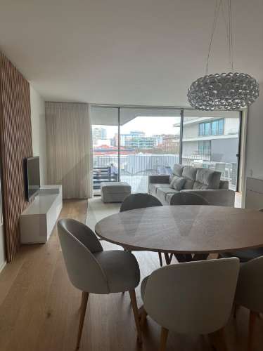 Recuado em Matosinhos Sul - Apartamento T2 de luxo como novo (último piso) em condomínio fechado.