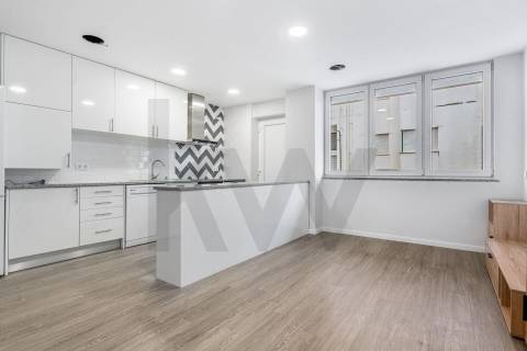 Apartamento T1 Segunda Linha Mar – Localização Premium, V.P.A