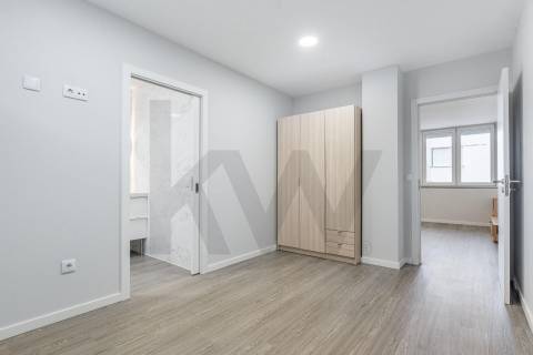 Apartamento T1 Segunda Linha Mar – Localização Premium, V.P.A