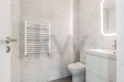 Apartamento T1 Segunda Linha Mar – Localização Premium, V.P.A