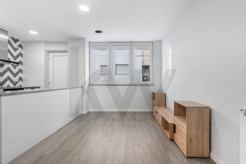 Apartamento T1 Segunda Linha Mar – Localização Premium, V.P.A