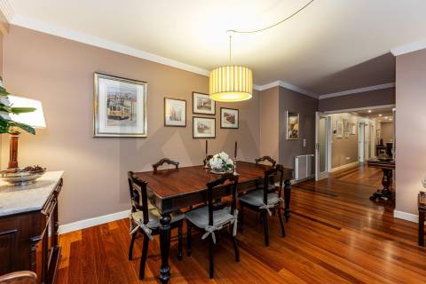 Excelente T5  em Condominio Fechado a Marechal Gomes da Costa, Porto