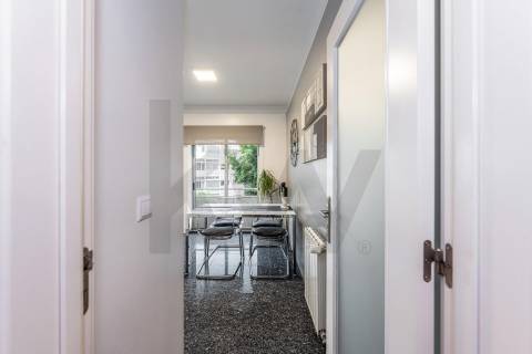 Excelente T5  em Condominio Fechado a Marechal Gomes da Costa, Porto