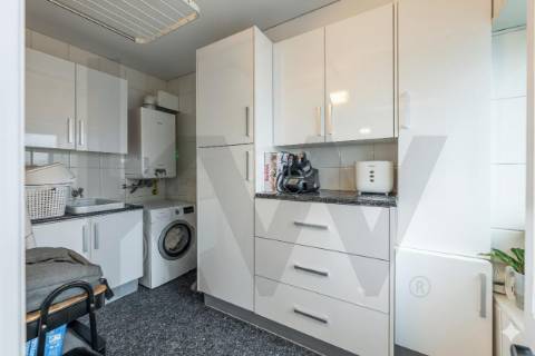 Excelente T5  em Condominio Fechado a Marechal Gomes da Costa, Porto