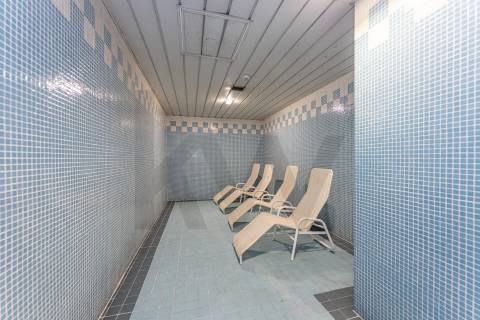 Excelente T5  em Condominio Fechado a Marechal Gomes da Costa, Porto