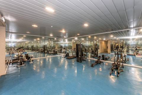 Excelente T5  em Condominio Fechado a Marechal Gomes da Costa, Porto