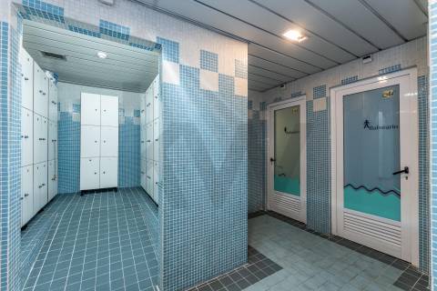 Excelente T5  em Condominio Fechado a Marechal Gomes da Costa, Porto