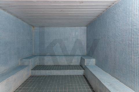 Excelente T5  em Condominio Fechado a Marechal Gomes da Costa, Porto