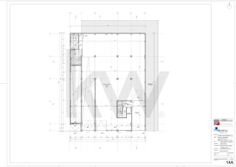 Armazém/ Garagem Totalmente Remodelado, como novo junto ao Aeroporto Lisboa