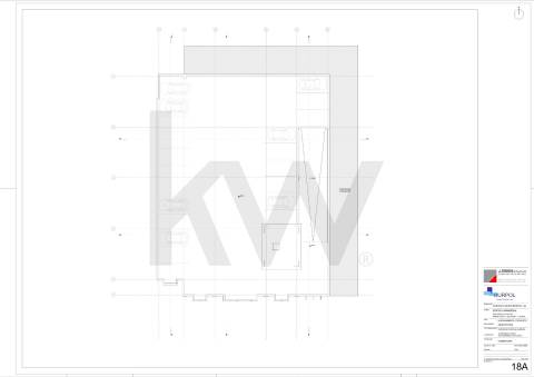 Armazém/ Garagem Totalmente Remodelado, como novo junto ao Aeroporto Lisboa
