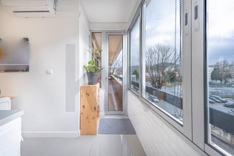 Apartamento T3 remodelado no centro de Braga