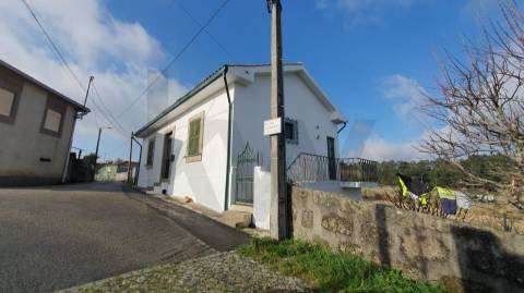 Moradia T4 - Usada + Terreno 19.176 m2 - S. Cruz do Bispo