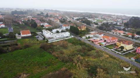 Terreno com 4.200 m² em Miramar – A 2 minutos da praia | Zona privilegiada