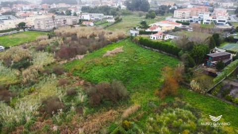 Terreno com 4.200 m² em Miramar – A 2 minutos da praia | Zona privilegiada