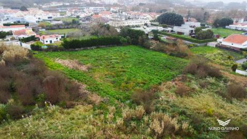 Terreno com 4.200 m² em Miramar – A 2 minutos da praia | Zona privilegiada