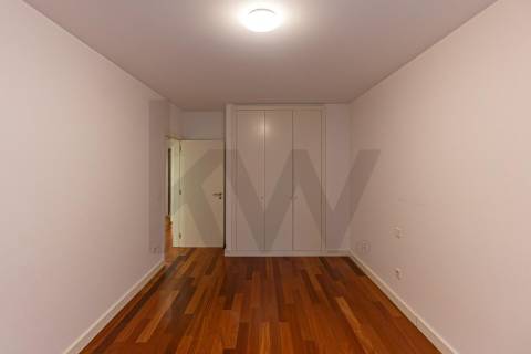 🌊 Apartamento T1 - Arrendamento em Cond. Fechado - Junto à Univ. Católica do Porto