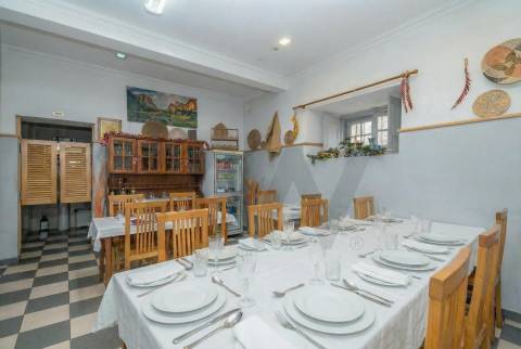 Restaurante no Centro de Coimbra perto de faculdades e Hospitais - Arrendado ate Fevereiro de 2027