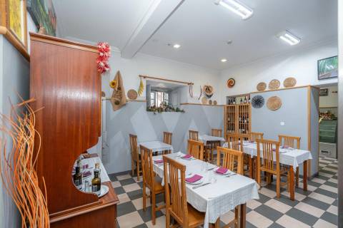 Restaurante no Centro de Coimbra perto de faculdades e Hospitais - Arrendado ate Fevereiro de 2027