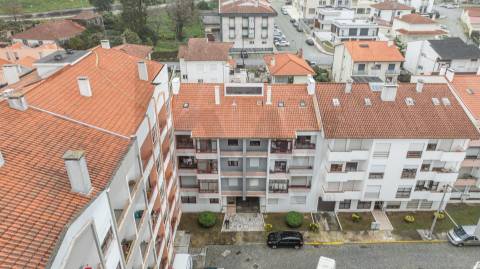 Apartamento T3 (Rés do Chão) com terraço privativo - Meadela, Viana do Castelo