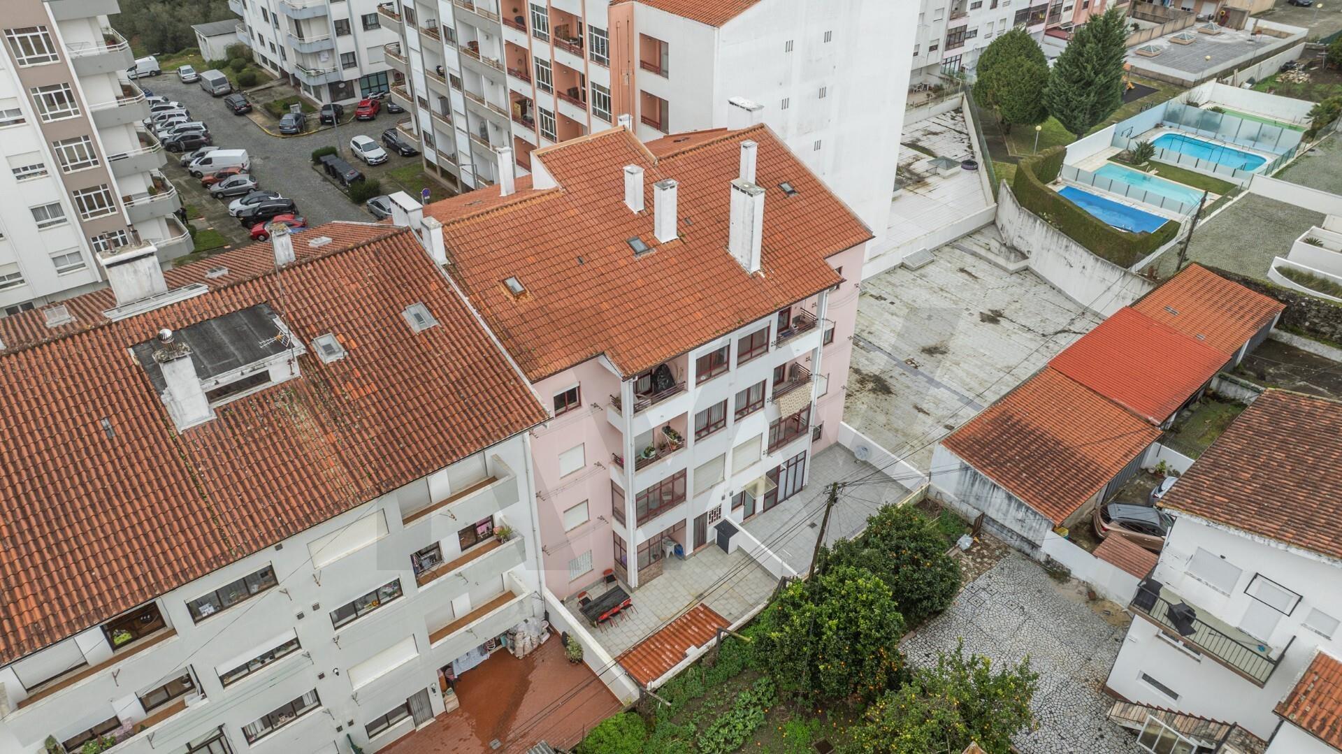 Apartamento T3 (Rés do Chão) com terraço privativo - Meadela, Viana do Castelo