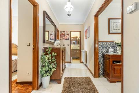 Apartamento T3 (Rés do Chão) com terraço privativo - Meadela, Viana do Castelo