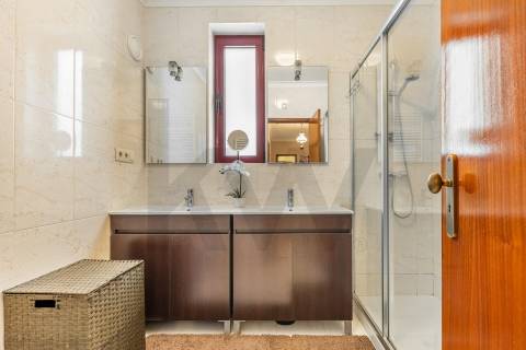 Apartamento T3 (Rés do Chão) com terraço privativo - Meadela, Viana do Castelo