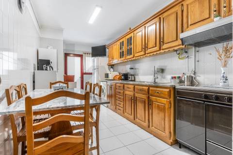 Apartamento T3 (Rés do Chão) com terraço privativo - Meadela, Viana do Castelo