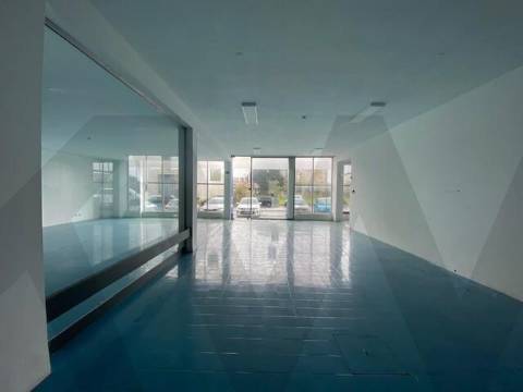 Armazém para arrendamento em Leça da Palmeira