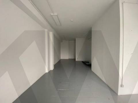 Armazém para arrendamento em Leça da Palmeira