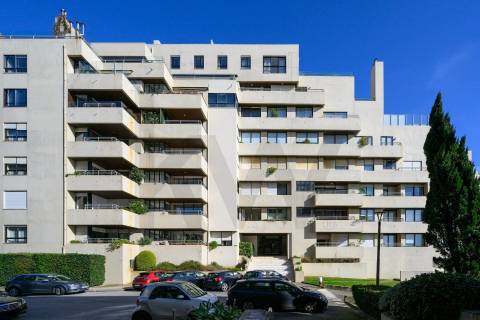 Apartamento T2 com varanda e vista rio