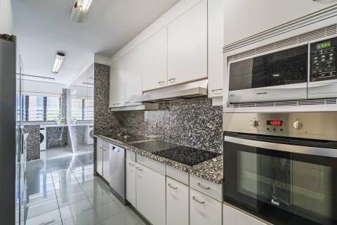 Apartamento T2 com varanda e vista rio