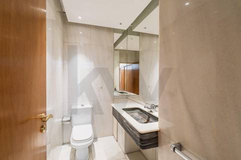 Apartamento T2 com varanda e vista rio