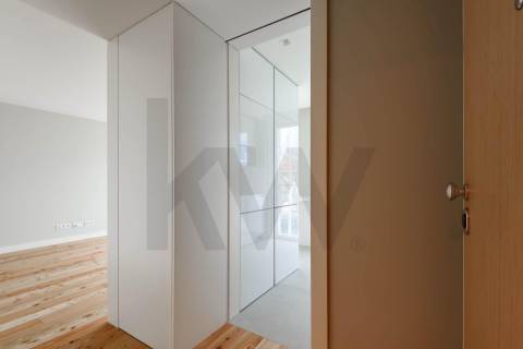 Apartamento T1 para arrendamento nos Jardins da Efanor com varanda e garagem box