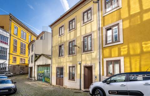 Apartamento T1 para Arrendamento no Centro do Porto - Cais das Pedras