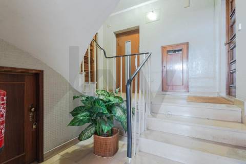 Fantástico T3 com terraço e jardim em Ramalde – Porto