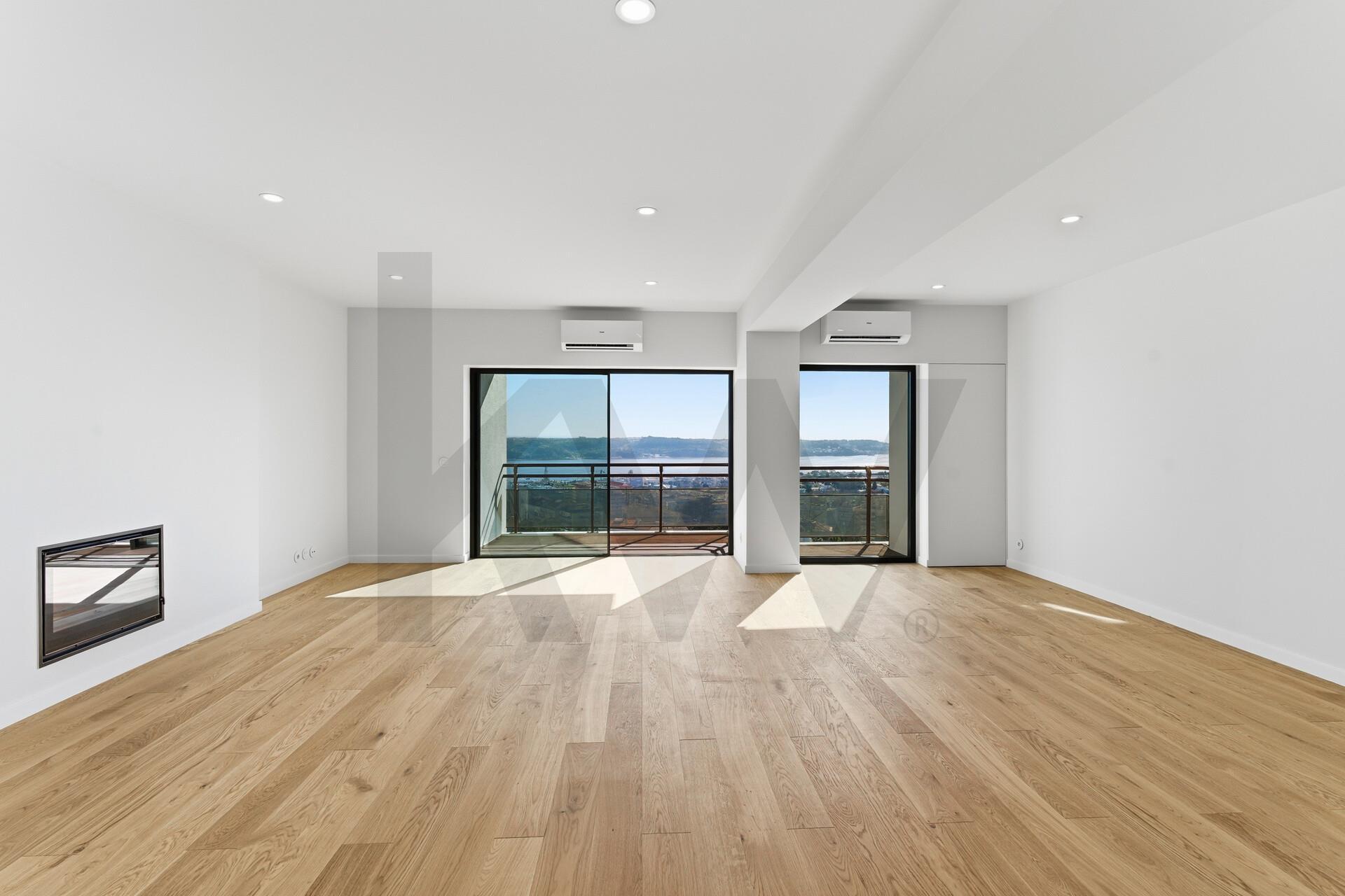 Apartamento T3 renovado com vista Rio no Restelo, Lisboa