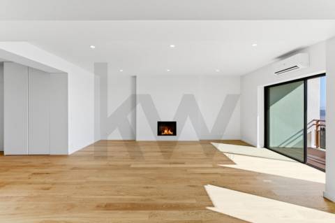 Apartamento T3 renovado com vista Rio no Restelo, Lisboa