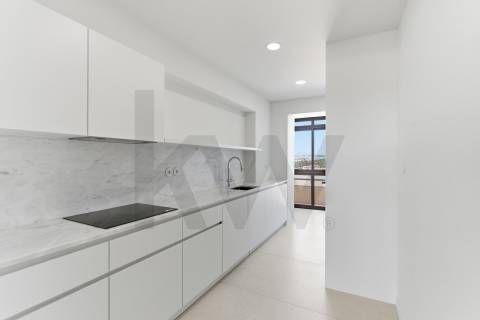 Apartamento T3 renovado com vista Rio no Restelo, Lisboa