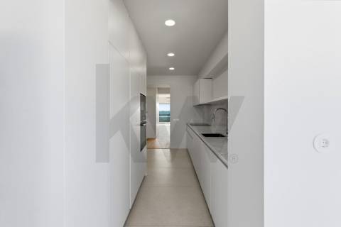 Apartamento T3 renovado com vista Rio no Restelo, Lisboa