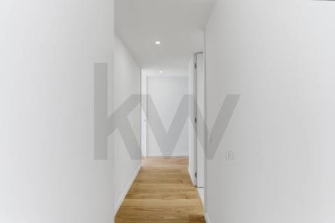 Apartamento T3 renovado com vista Rio no Restelo, Lisboa