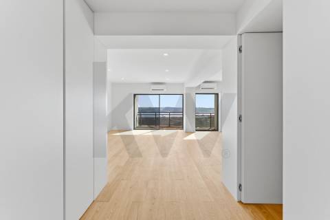 Apartamento T3 renovado com vista Rio no Restelo, Lisboa