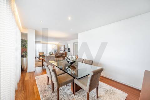 T3 de Excelência | Praça Velasquez e Av. dos Combatentes | Terraço 100 m²