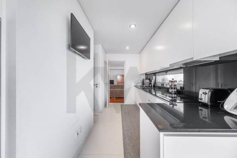 T3 de Excelência | Praça Velasquez e Av. dos Combatentes | Terraço 100 m²