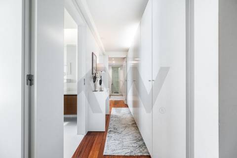 T3 de Excelência | Praça Velasquez e Av. dos Combatentes | Terraço 100 m²