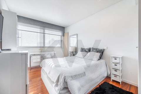 T3 de Excelência | Praça Velasquez e Av. dos Combatentes | Terraço 100 m²