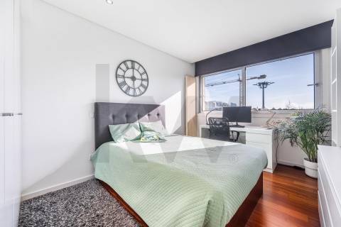 T3 de Excelência | Praça Velasquez e Av. dos Combatentes | Terraço 100 m²