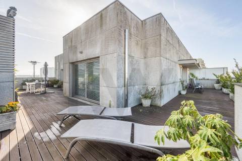 T3 de Excelência | Praça Velasquez e Av. dos Combatentes | Terraço 100 m²