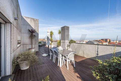 T3 de Excelência | Praça Velasquez e Av. dos Combatentes | Terraço 100 m²