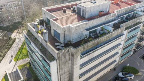 T3 de Excelência | Praça Velasquez e Av. dos Combatentes | Terraço 100 m²