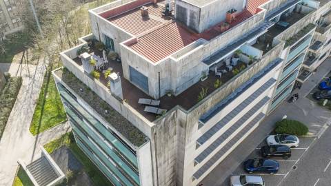 T3 de Excelência | Praça Velasquez e Av. dos Combatentes | Terraço 100 m²